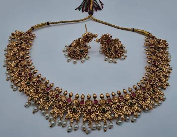 Gold_Tone_Traditional_Necklace_Set_For_Women