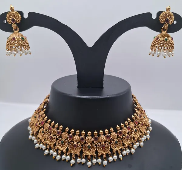 Gold_Tone_Traditional_Necklace_Set_For_Women