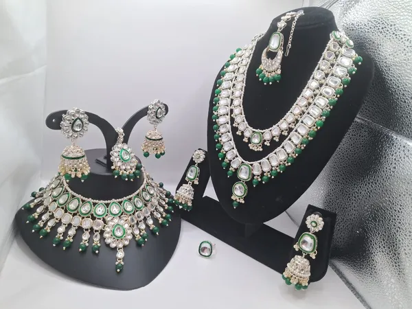 Green_Kundan_Style_Bridal_Jewellery_Set_For_Women