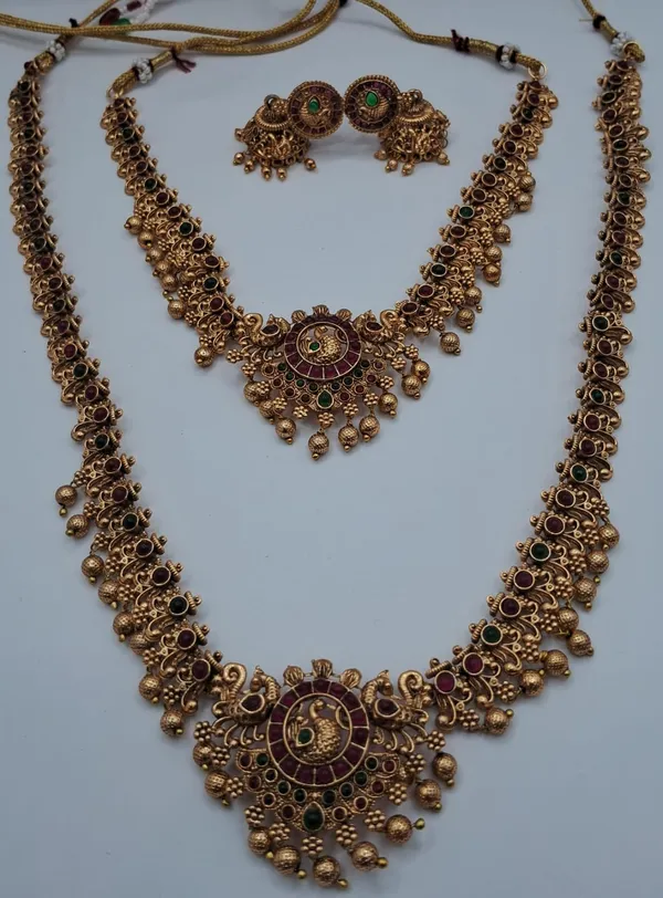 Gold_Tone_Temple_Jewellery_Set_For_Women