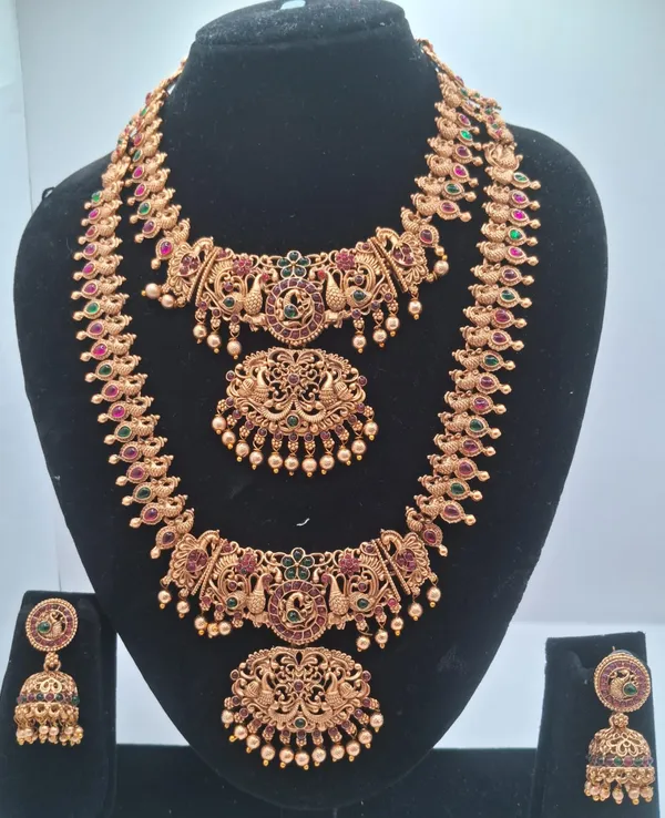 Gold_Tone_Temple_Style_Jewellery_Set_For_Women