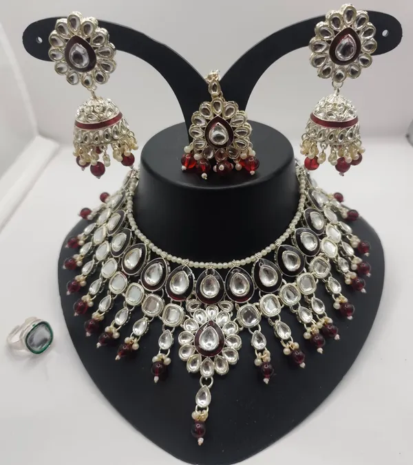 Silver-Tone_Stone_Studded_Bridal_Jewellery_Set_For_Women