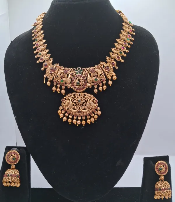 Gold_Tone_Peacock_Motif_Necklace_Set_For_Women