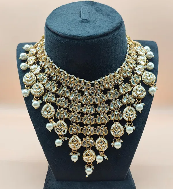Gold_Tone_Kundan_Bridal_Necklace_Set_For_Women