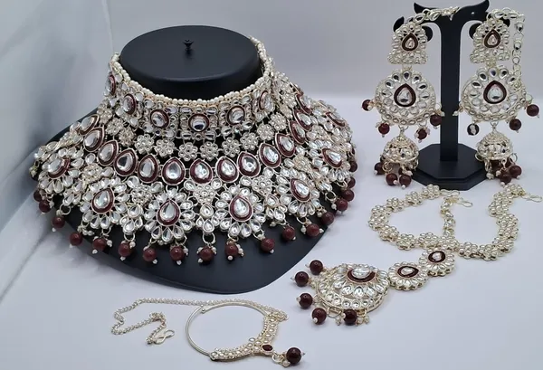 Silver_Maroon_Traditional_Jewellery_Set_For_Women