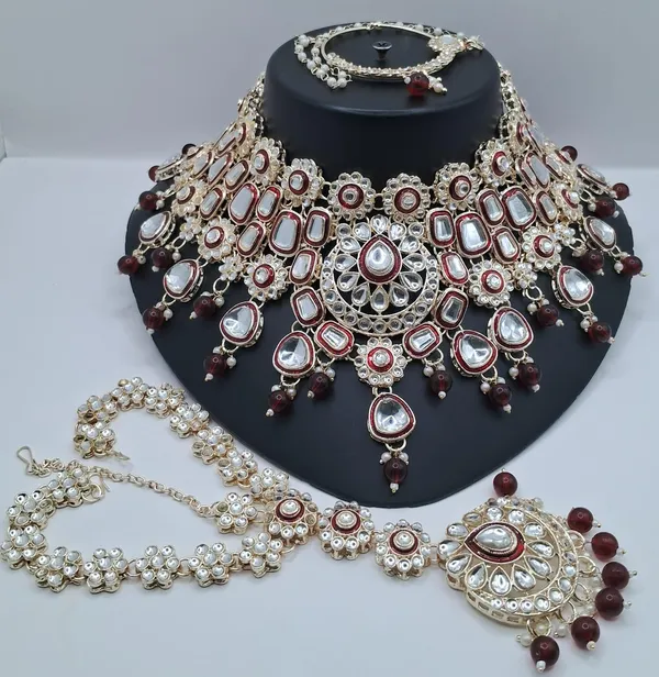 Green_Meenakari_Bridal_Necklace_Set_with_Maang_Tikka
