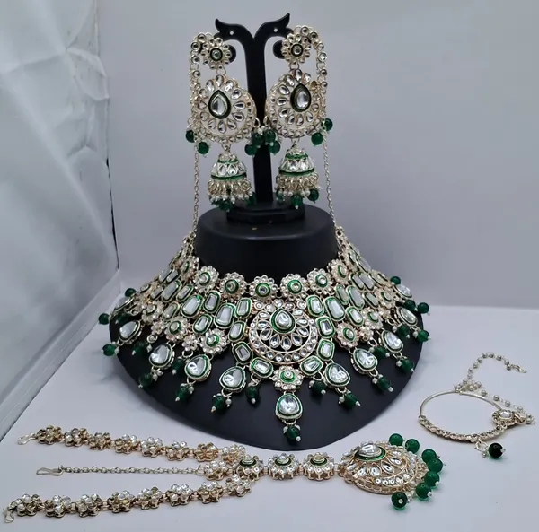 Green_Meenakari_Bridal_Necklace_Set_with_Maang_Tikka