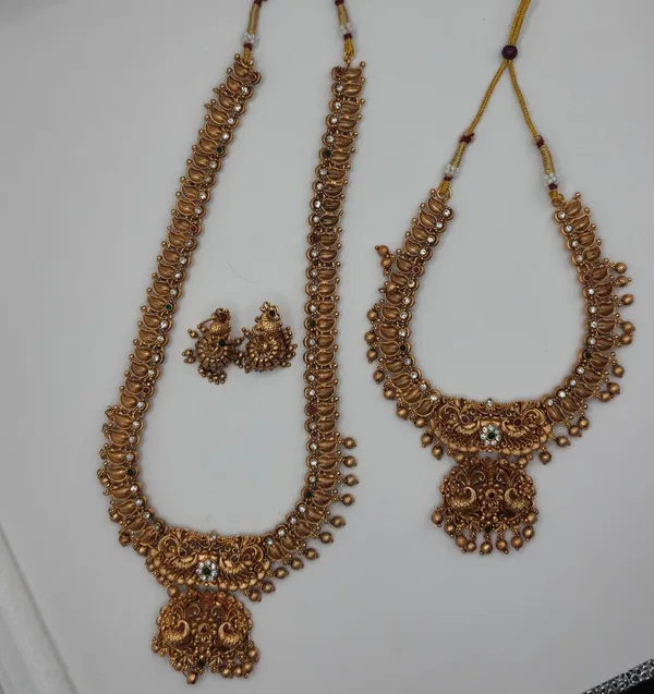 Gold-Tone_Temple_Jewellery_Set_For_Women