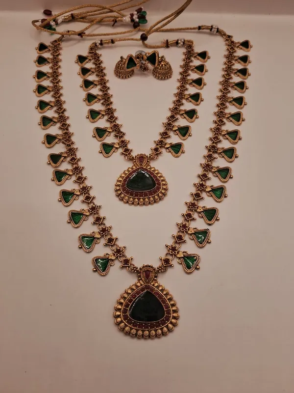 Green_Gold_Tone_Necklace_Set_For_Women