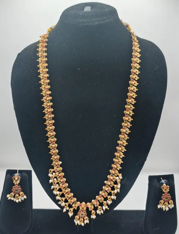 Gold_Tone_Traditional_Necklace_Set_For_Women