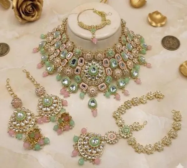 Gold_Tone_Kundan_Necklace_Set_For_Women