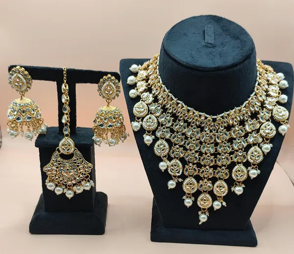 Gold_Tone_Kundan_Bridal_Necklace_Set_For_Women