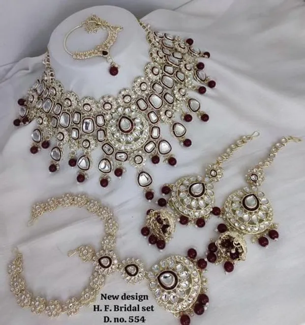 Gold_Tone_Stone_Studded_Bridal_Jewellery_Set