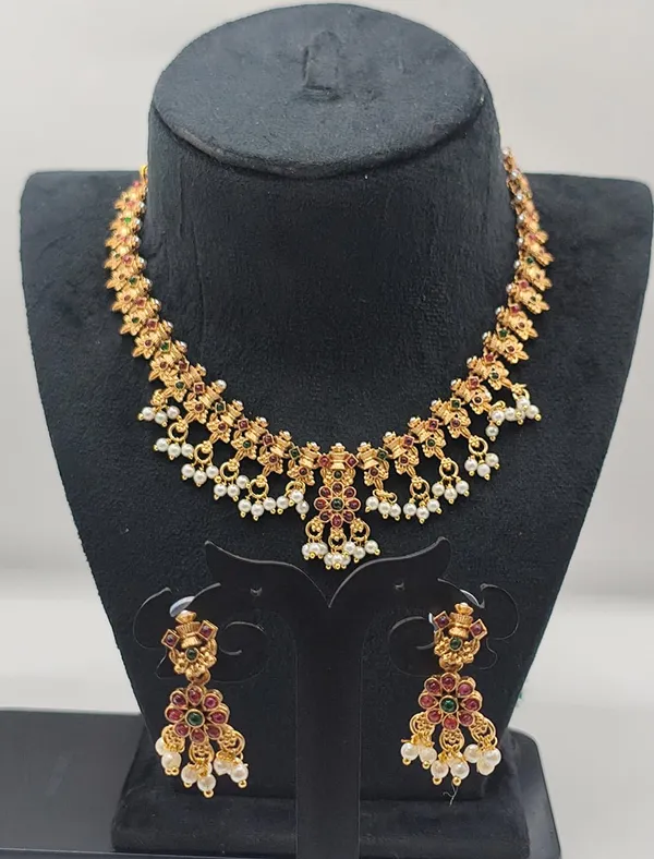 Gold_Tone_Traditional_Necklace_Set_For_Women