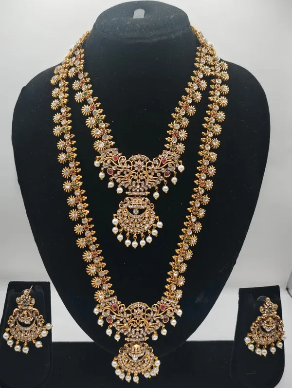 Gold_Tone_Floral_Necklace_Set_For_Women