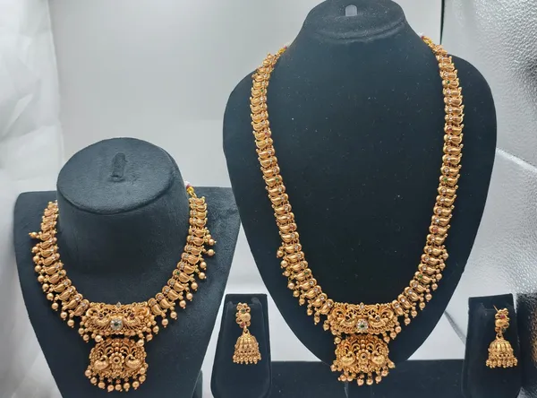Gold-Tone_Temple_Jewellery_Set_For_Women
