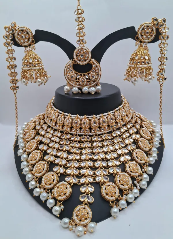 Gold_Tone_Kundan_Style_Bridal_Jewellery_Set_For_Women