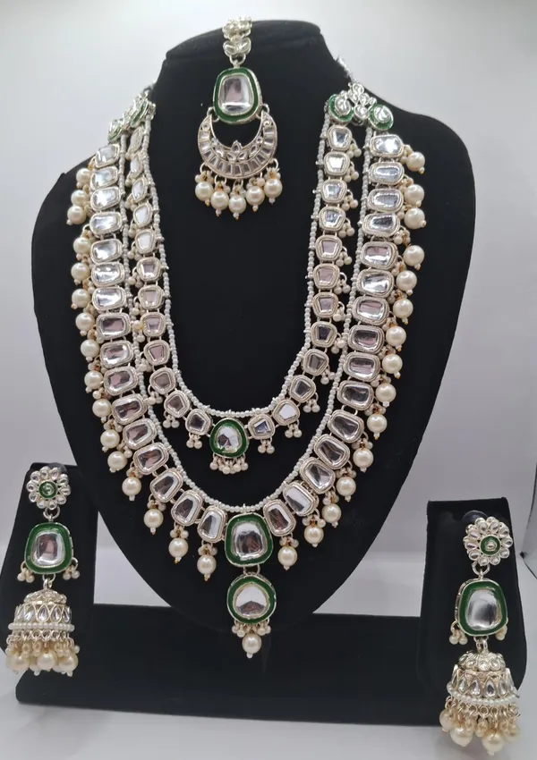Silver_Tone_Kundan_Necklace_Set_For_Women