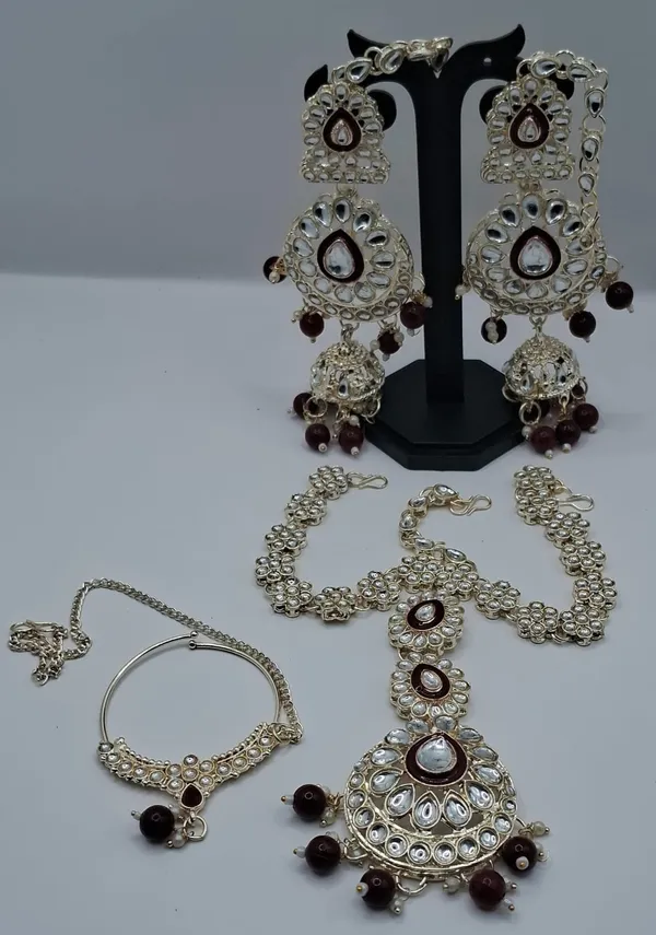Silver_Maroon_Traditional_Jewellery_Set_For_Women