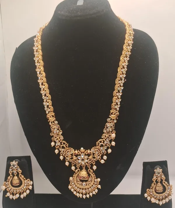 Gold_Tone_Stone_Studded_Necklace_Set_For_Women