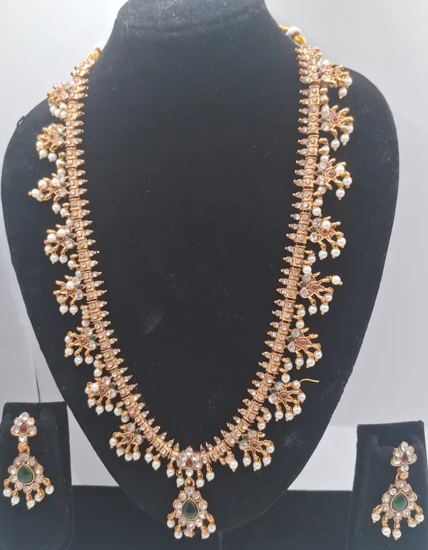 Gold_Tone_Green_Stone_Pearl_Necklace_Set_For_Women