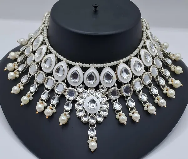 Silver_Tone_Pearl_Embellished_Jewellery_Set_For_Women