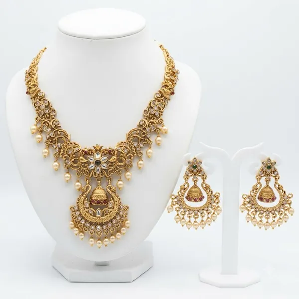 Gold_Tone_Kundan_Pearl_Necklace_Set_For_Women