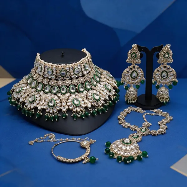 Green_Stone_Bridal_Jewellery_Set