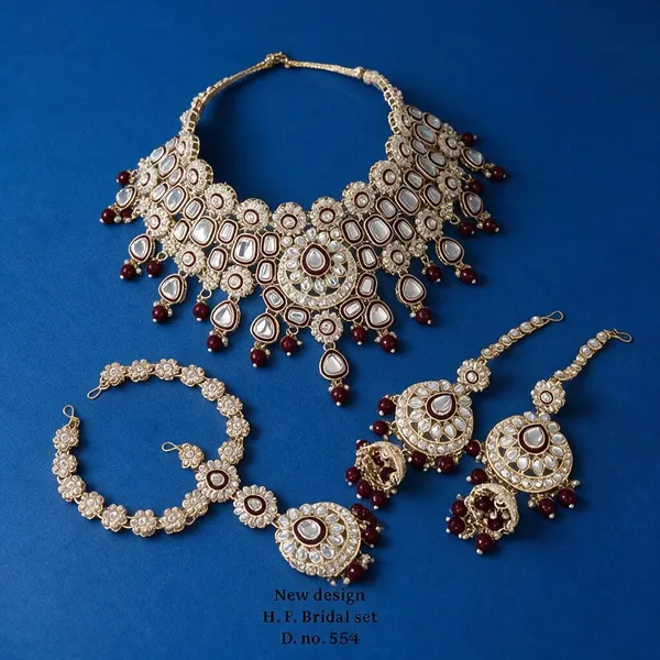 Gold_Tone_Stone_Studded_Bridal_Jewellery_Set