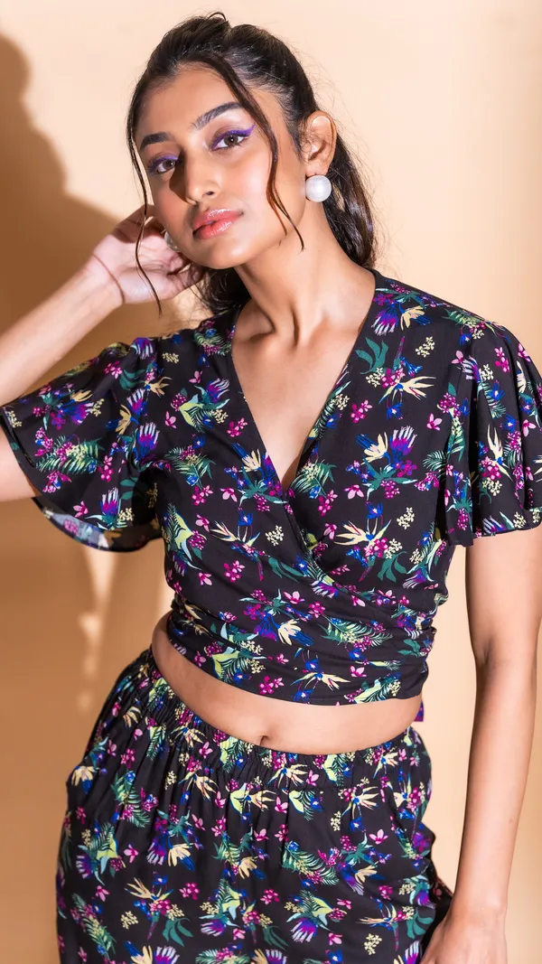 Black_Premium_Printed_Crop_Top_With_Pant_Co-Ord_Set_For_Women