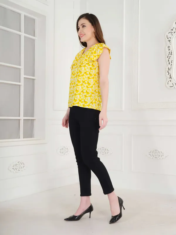 Yellow_Floral_Collared_Sleeveless_Top_For_Women