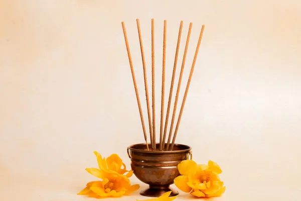 Golden_Champa_Agarbatti_(Set_Of_35)_Long_Lasting_Champa_Fragrance_Fresh_Enchanting_Incense_Sticks_For_Pooja_-_Pack_Of_3