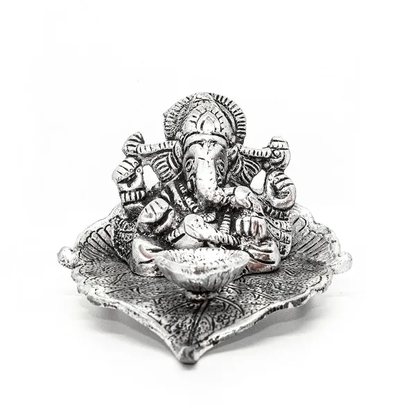 Pipal_Leaf_Ganesha_Deepak_Diya_Holder_Ganapathi_Sculpture_Home_Decorations