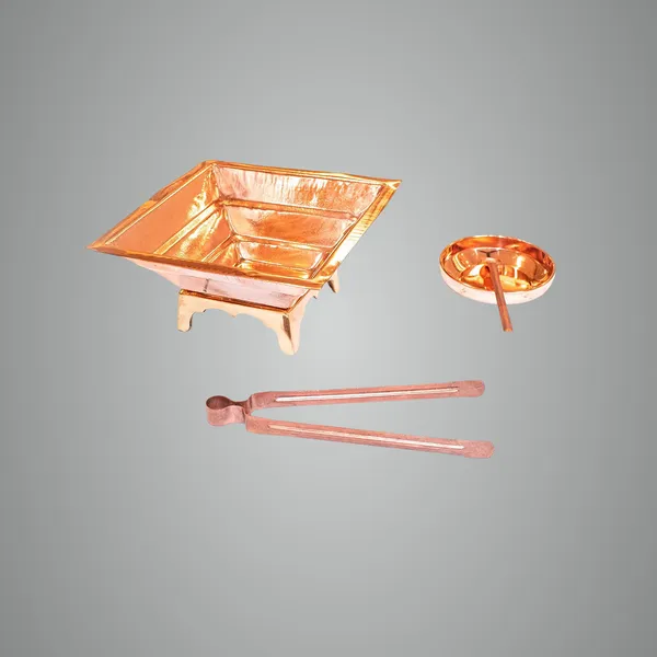 Traditional_Copper_Havan_Kund_Set_With_Copper_Aachmani_Spoon_Small_Copper_Plate