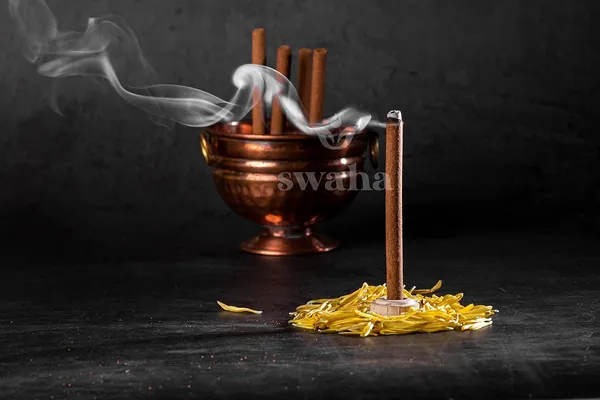 Om_Cylindrical_Dhoop_Stick_(Set_Of_30),_Long_Lasting_Sandalwood_&_Floral_Fragrance_Incense_Sticks,_Bamboo_Less_Eco_Friendly_Agarbatti_Sticks_-_Pack_Of_3