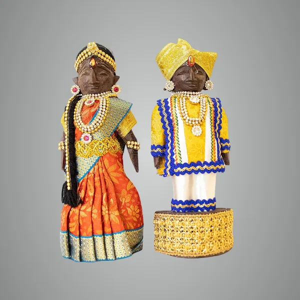 Marapachi_Raja_Rani_Wooden_Doll_20Cm_Height_Bommala_Koluvu_Dolls_Pattada_Gombe_With_Dress_Navratri_Special_Dolls