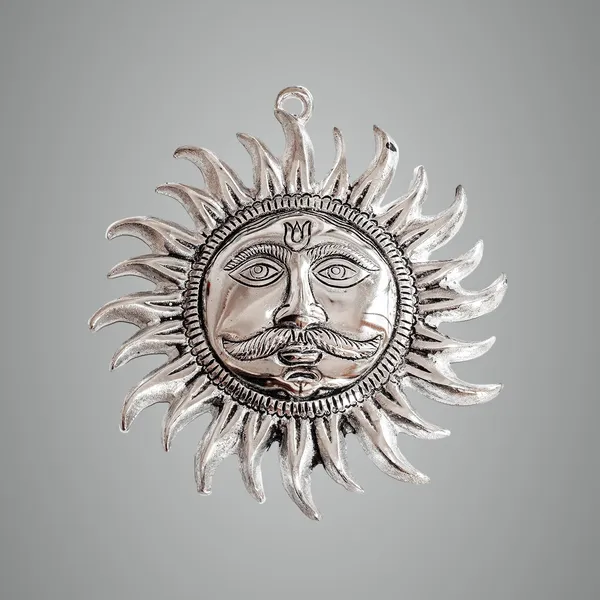 Sun_Wall_Hanging_Silver_Color_Surya_Dev_Face_For_Home_Decorations_God_Face_For_Positive_Energy