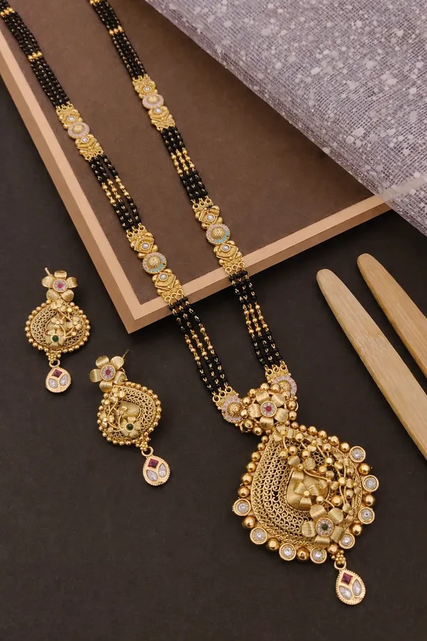 Brass_Gold_Plated_Mangalsutra_With_Earing_For_Primium_Look