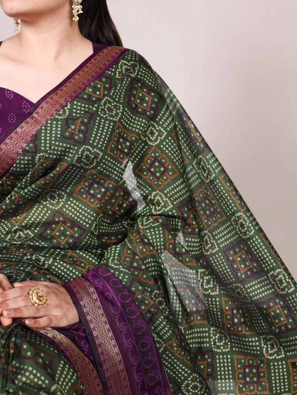 Bottle_Green_Bandhej_Print_With_Zari_Weaving_Work