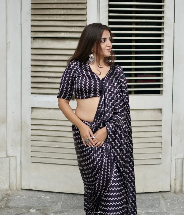 Designer_Black_Zig-Zag_Pattern_Printed_Casual/Party_Saree__Original_Japan_Satin_(Devsena_satin)