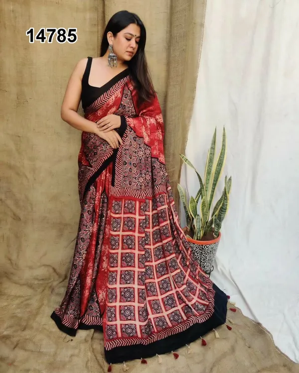 Red_&_Black_Dual-Print_Crepe_Saree_Digital_Print__Original_Japan_Satin_(Devsena_satin)