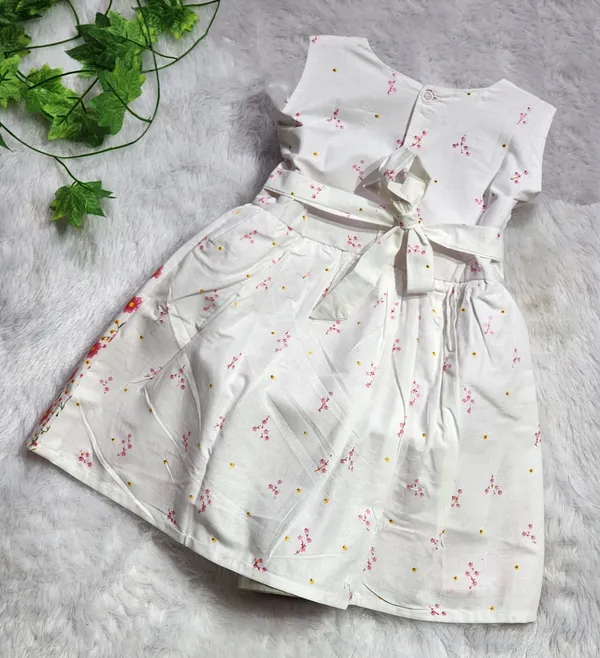 Multicolor_Pure_Cotton_Sleeveless_Round_Neck_Fit_And_Flare_Dress_For_Girls