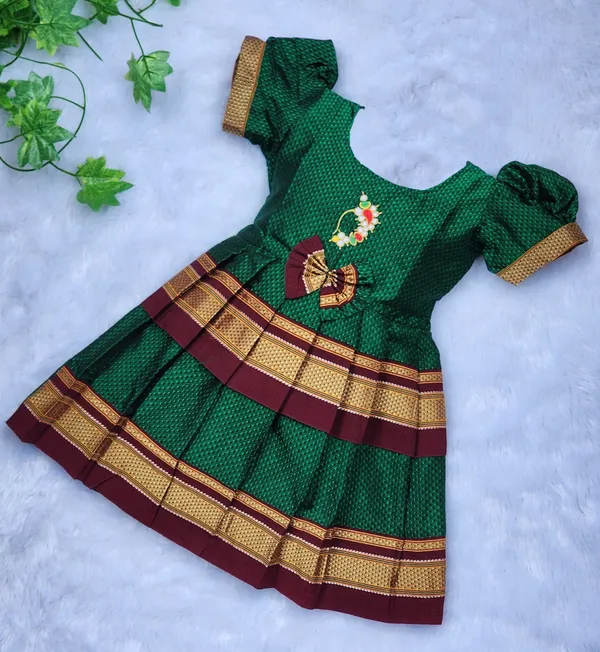 Green_Cotton_Silk_Short_Sleeve_Round_Neck_Fit_And_Flare_Dress_For_Girls