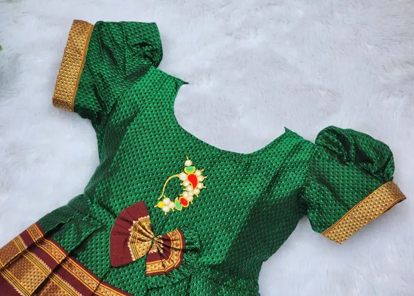 Green_Cotton_Silk_Short_Sleeve_Round_Neck_Fit_And_Flare_Dress_For_Girls