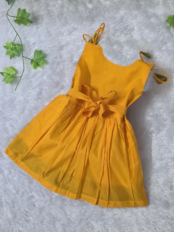 Yellow_Cotton_Silk_Sleeveless_Round_Neck_Layered_Dress_For_Girls