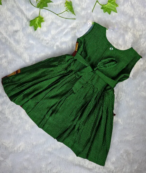Amba_Collection_Boutique_Girl's_New_Traditional_Ethnic_Wear_Reshim_Cotton_Khan_Side_Freel_Flower_Frock