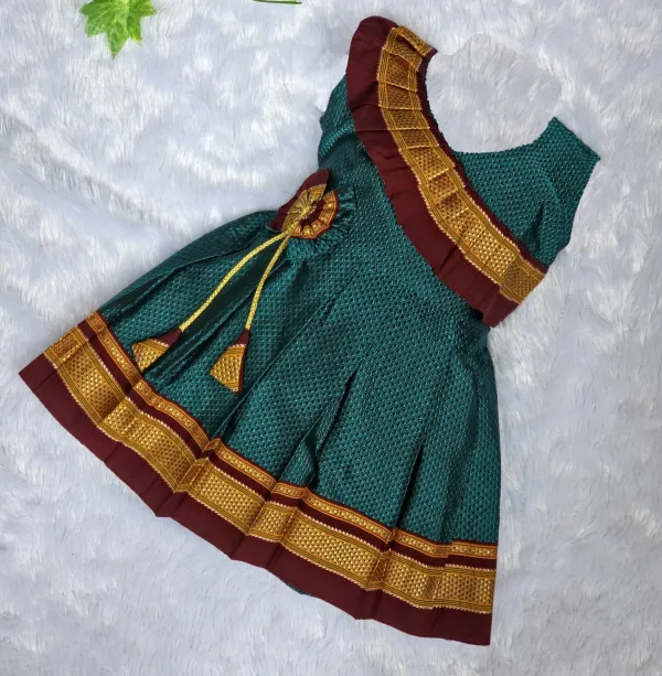 Amba_Collection_Boutique_Girl's_New_Traditional_Ethnic_Wear_Reshim_Cotton_Khan_Side_Freel_Flower_Frock