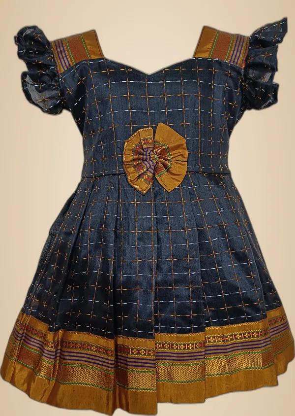 Blue_Cotton_Silk_Fashion_Sleeve_Sweet_Heart_Neck_Fit_And_Flare_Dress_For_Girls