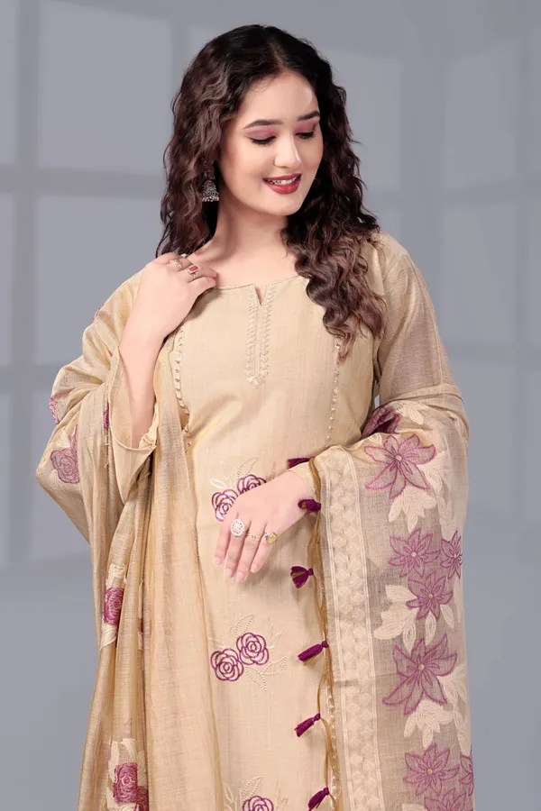 Chiku_Ethnic_Motifs_Embroidered_Regular_Thread_Work_Kurti_With_Trousers_&_Dupatta_For_Women
