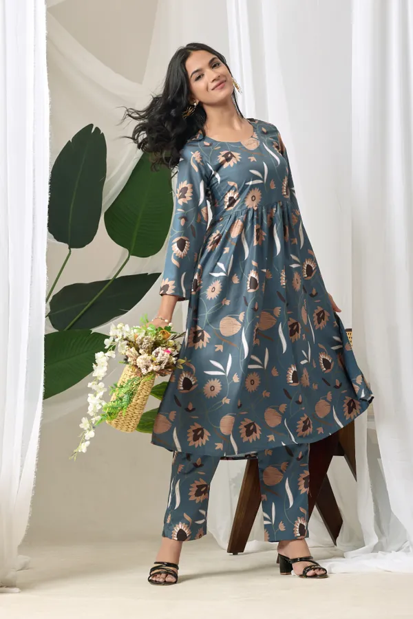 Top_Trendy_Stylish_Printed_Rayon_Women_Gown_with_palazzo_|_Elegant_Anarkali_Gown_Pair_for_Party_&_Festive_Wear